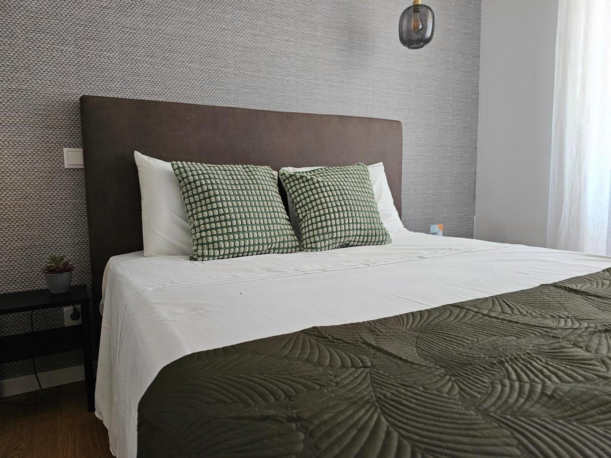 Surfsoul Guesthouse - Bed And Breakfast Peniche Kültér fotó